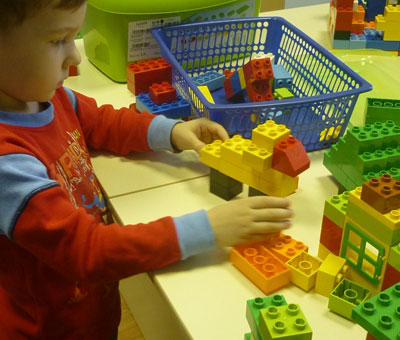 Lego-конструирование в детском клубе