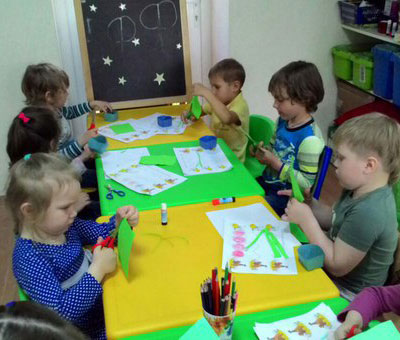 Развивающие занятия для детей в детском клубе Шелковые детки