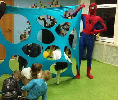 Вечеринка с Человеком Пауком в детском развивающем клубе Шелковые детки