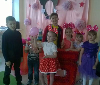 День рождения в стиле Мини Маус в детском клубе Шелковые детки