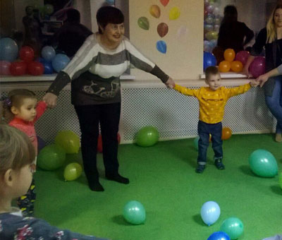 Праздник воздушных шаров в детском клубе Шелковые детки