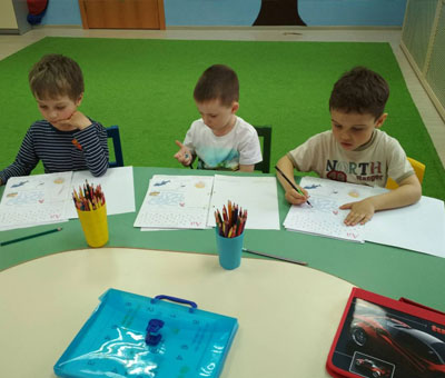 Подготовка к школе детей от 4 до 5 лет в детском развивающем клубе Шелковые детки