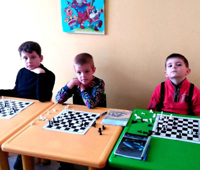 Шахматный клуб в детском развивающем клубе Шелковые детки