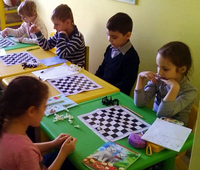 Шахматы в Шелковые детки