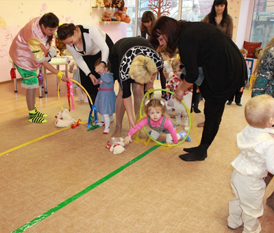 Праздник Плюшевый мишка на осенней полянке в детском развивающем клубе Шелковые детки