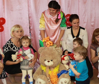 Праздник Плюшевый мишка на осенней полянке в детском клубе Шелковые детки