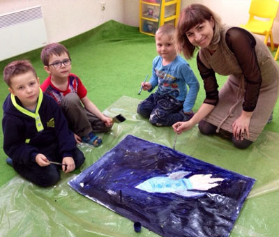 День космонавтики для детей 5-6 лет в детском развивающем клубе Шелковые детки