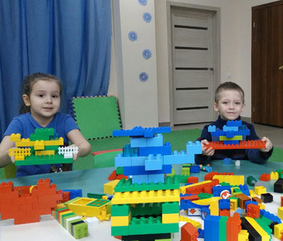 занятия Lego в Шелковые детки